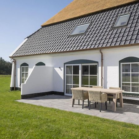 Apartment In Tasteful Farmhouse In De Cocksdorp Exterior foto
