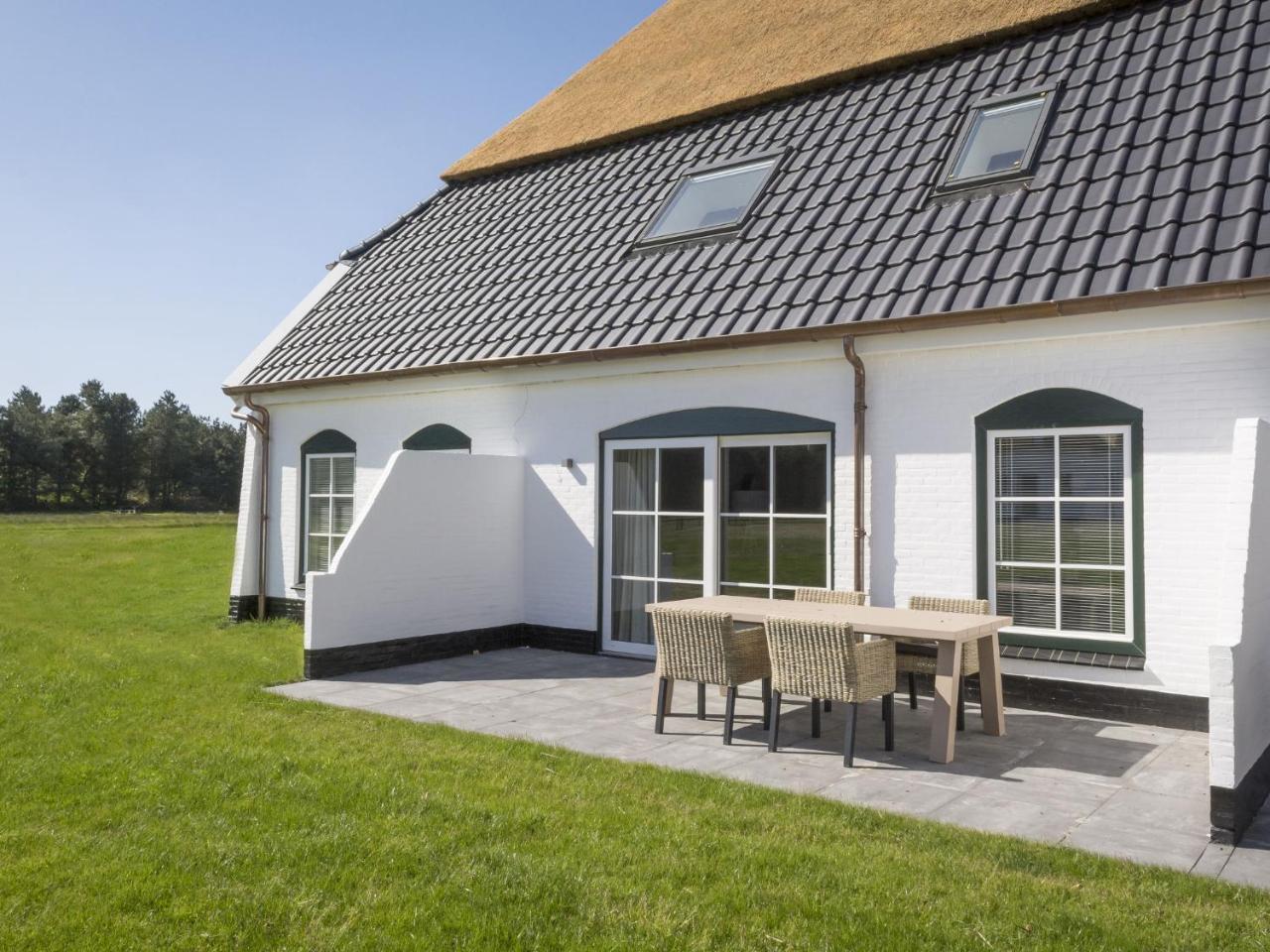 Apartment In Tasteful Farmhouse In De Cocksdorp Exterior foto